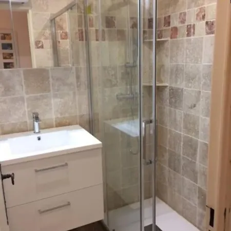 Climatise 4 Personnes Dans Avec Piscine Apartment *