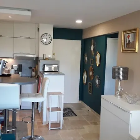 Apartment Climatise 4 Personnes Dans Avec Piscine Cavalaire-sur-Mer